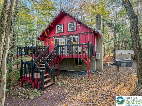 166 Nadine Blvd, Tobyhanna, PA 18466