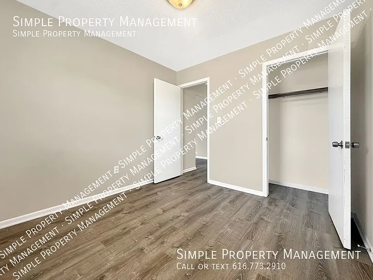 650 East St #10 — Photo 5