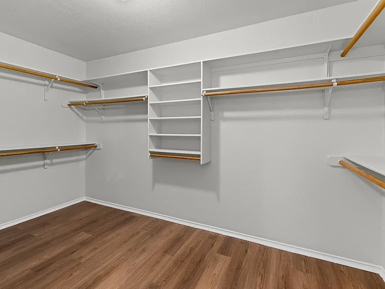 3904 Cadoz Ct — Photo 26