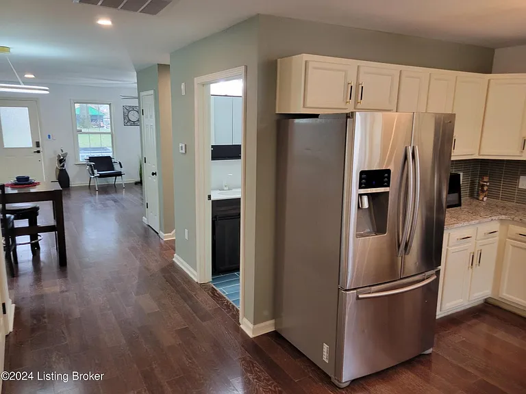 2129 Bolling Ave — Photo 11