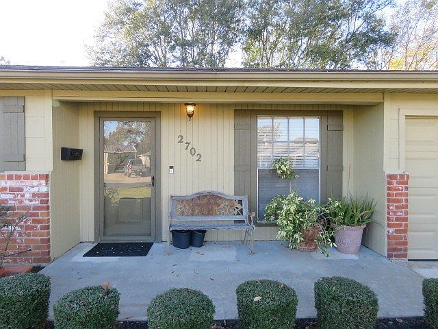 2nd image of 2702 Mazur Dr