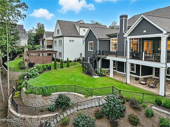 4th image of 9 Fieldstone Ct