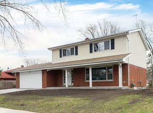 913 E Zinnia Ln, Palatine, IL 60074