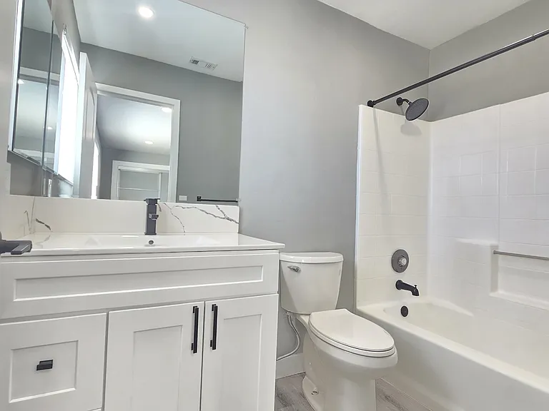 8472 Underwood Ave — Photo 5
