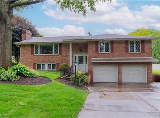 2215 Crosshaven Rd NW, Canton, OH 44708