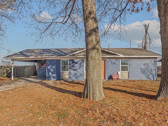 2nd image of 104 Marti St