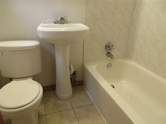 5th image of 30 Seidler St APT 2R