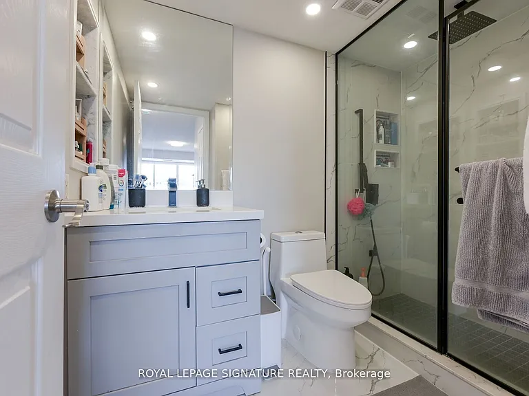 25 Kingsbridge Garden Cir #1126 — Photo 31