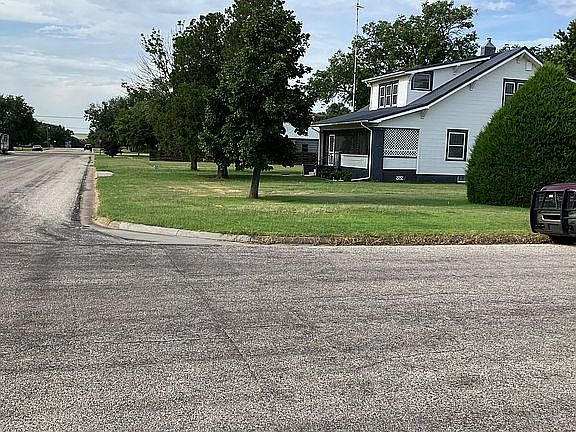 2nd image of 405 Eakin St