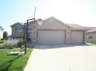 2571 Heartland Dr NW, Rochester, MN 55901