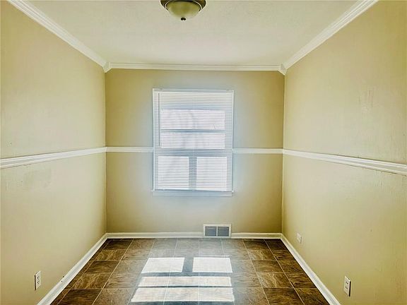 3rd image of 4011 E 55th St