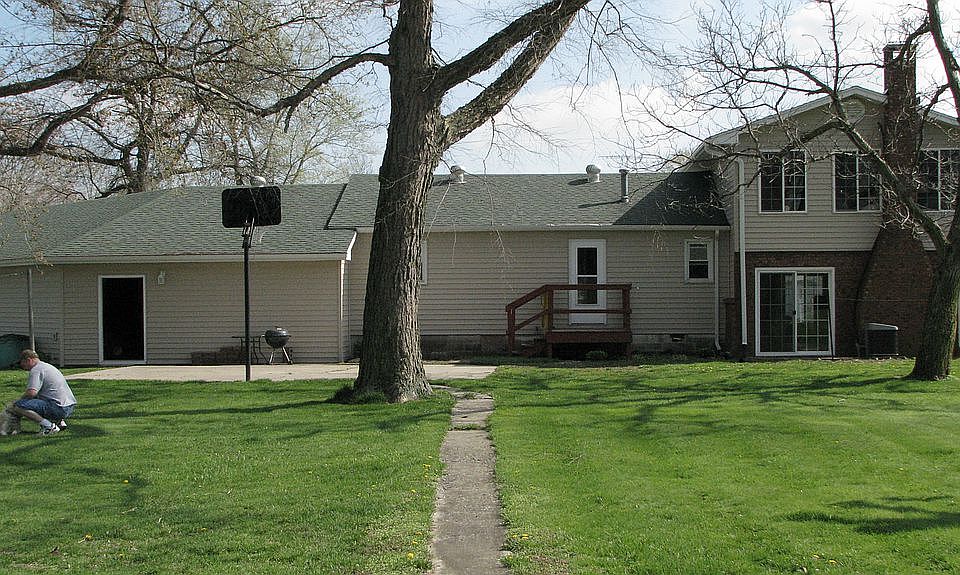 2nd image of 605 E Pierce St