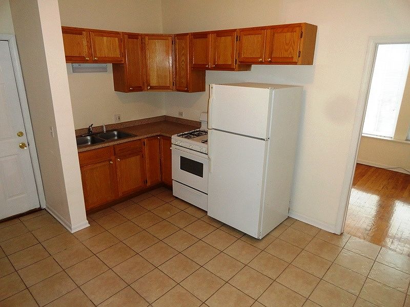 1st image of 437 E Oakwood Blvd Unit 47