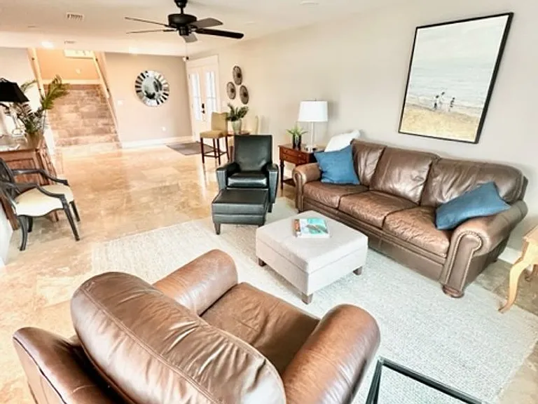 910 Santa Rosa Blvd — Photo 45