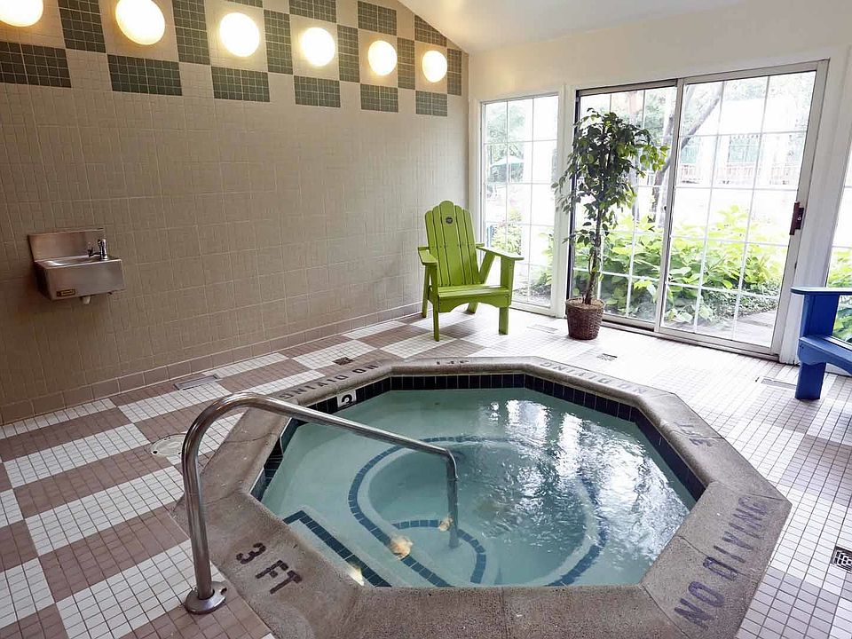 Relaxing Year Round Hot Tub