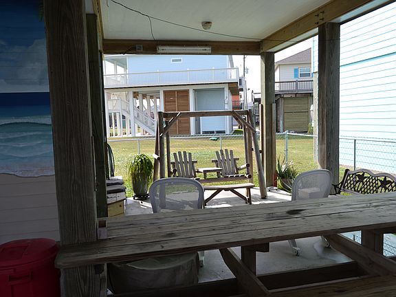 5th image of 975 Bahama Dr