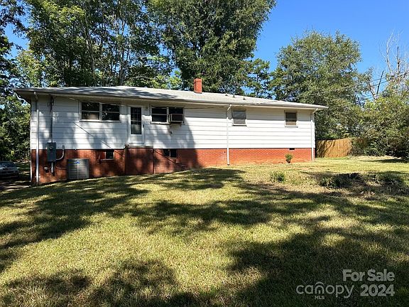 2nd image of 78 Dogwood St