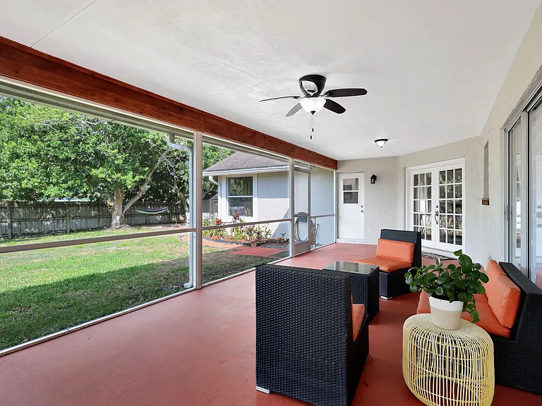 13805 Sheffield St — Photo 29
