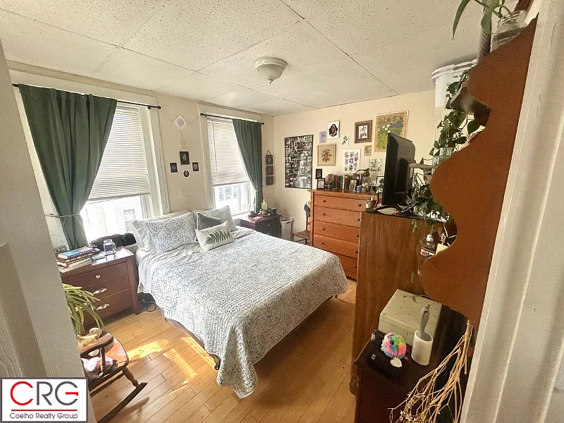 2 bed, 800 sqft, $2,050 — Photo 2