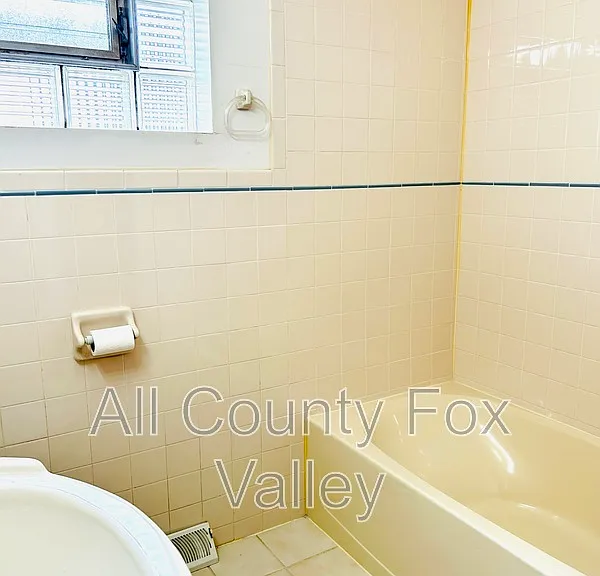 14518 S Hoxie Ave — Photo 10