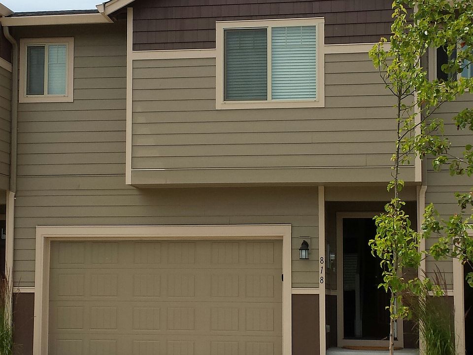 1st image of 818 NE 109th Ct