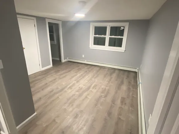 51 Pleasant St #3, Lowell, MA 01852