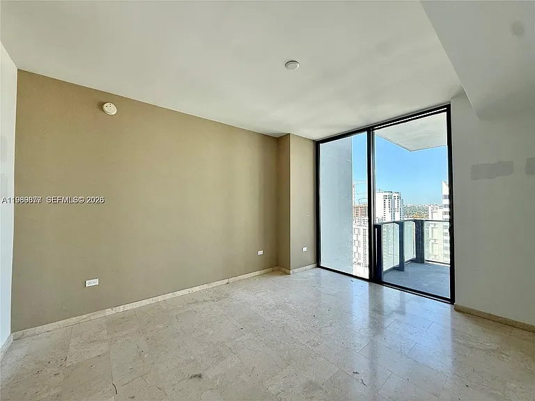 88 SW 7th St #1808 — Photo 4