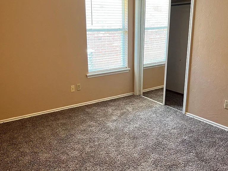 1812 Brittany Ln — Photo 10
