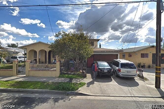 1st image of 4000 E 6th St