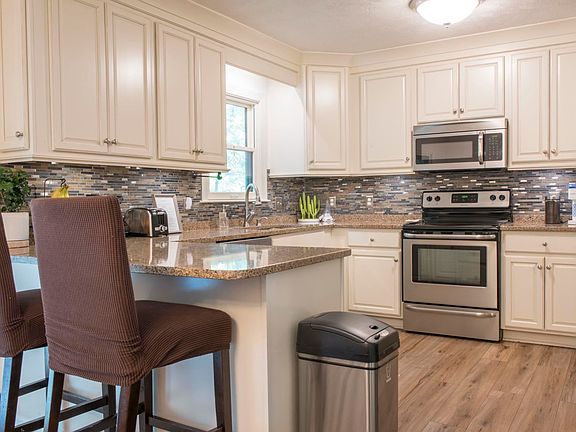 5th image of 287 Quail Ct