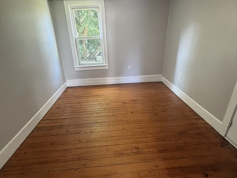 35 Nye St #1 — Photo 2