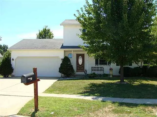 27 Holder Way photo 1