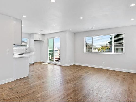 5th image of 52 Avalon Dr #1