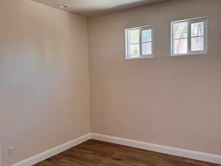 22519 S 6th St — Photo 9