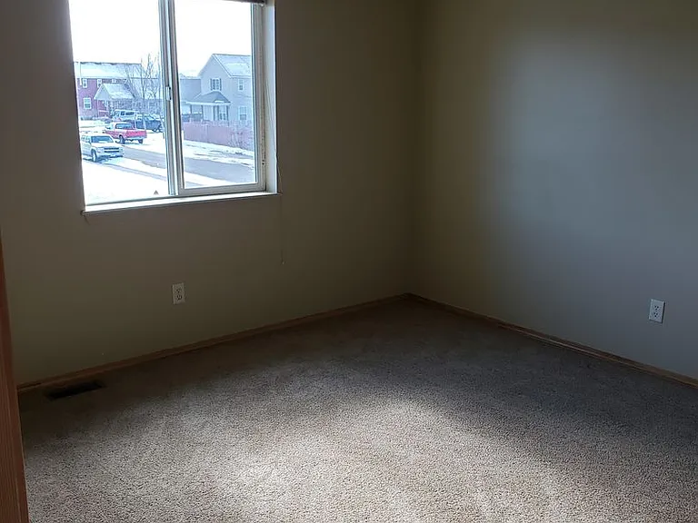 871-877 N River Rock Dr — Photo 9