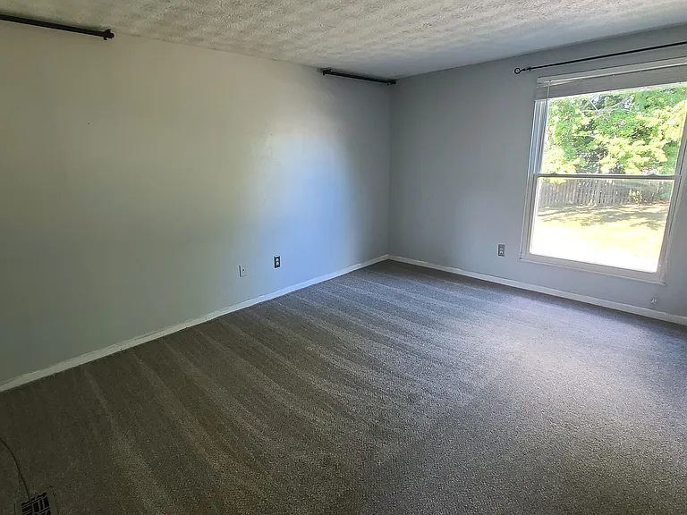 9820 Aylesworth Ln — Photo 19