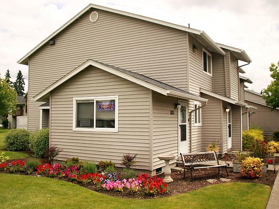 3rd image of 1813 Drexler Ln NE #1681275