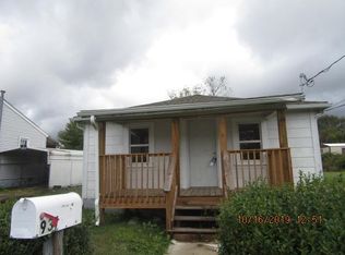 937 Central Ave, Oak Hill, WV 25901