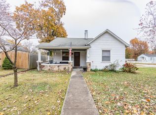 2004 N Robberson Ave, Springfield, MO 65803