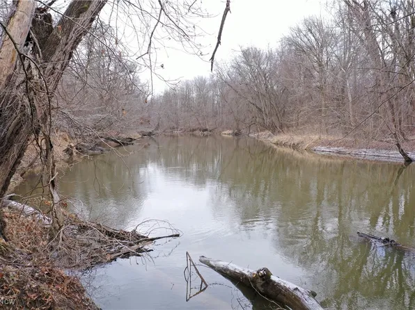 Braceville Robinson Rd, Newton Falls, OH 44444