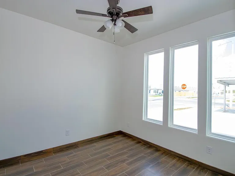3012 W Sandlewood St — Photo 29