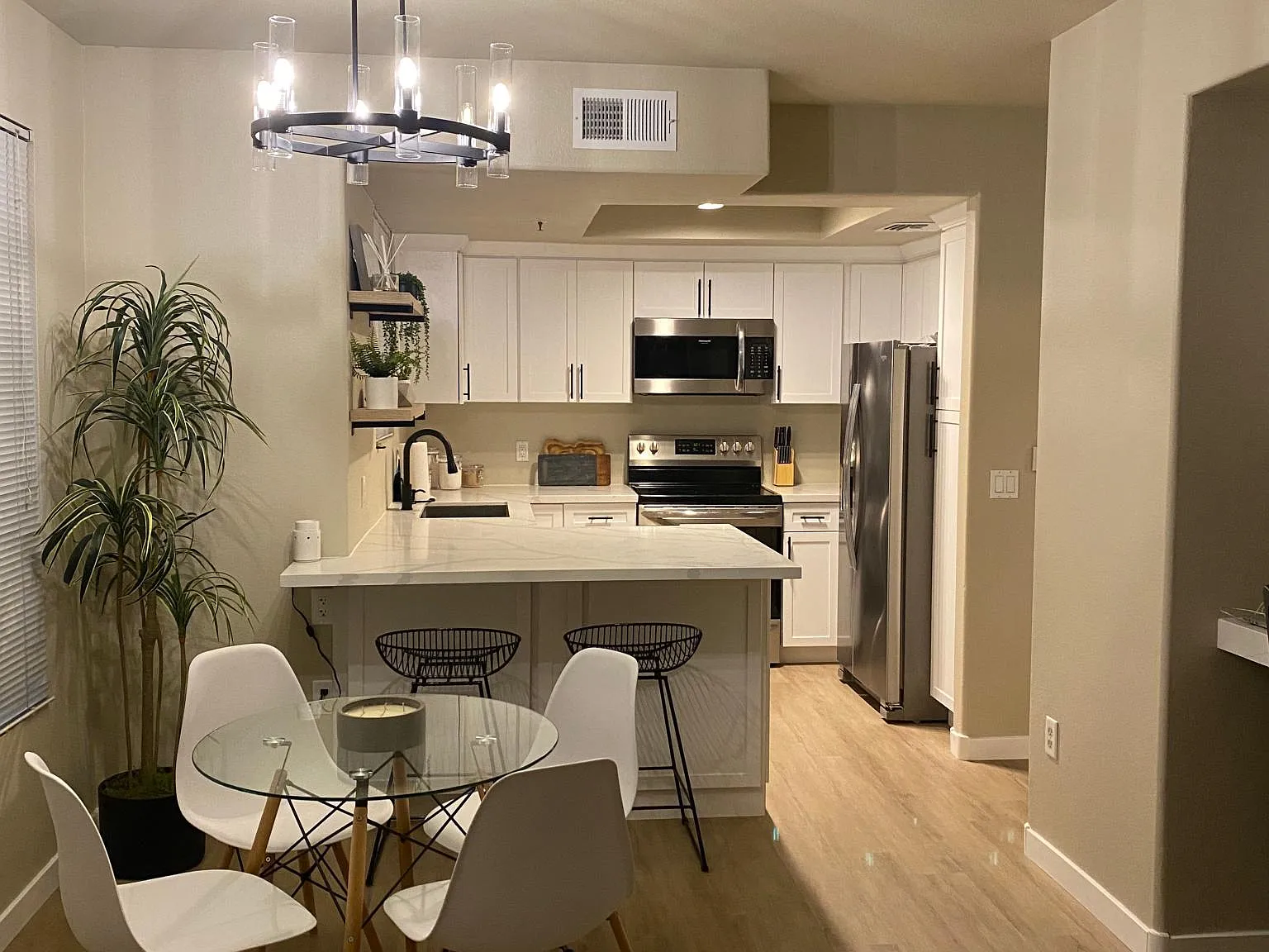 4925 E Desert Cove Ave — Photo 4