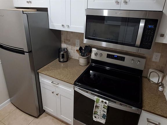 3rd image of 4110 NW 88th Ave APT 101
