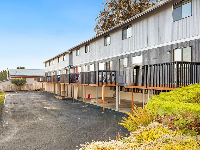 LSLV Lakeshore Lakeview — Photo 12