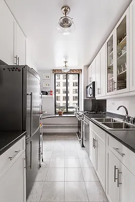 Sold by SERHANT. | media 3