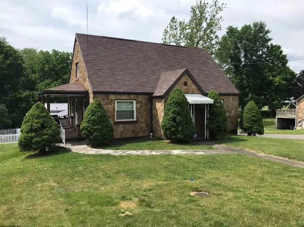 109 Albright Rd, Kingwood, WV 26537