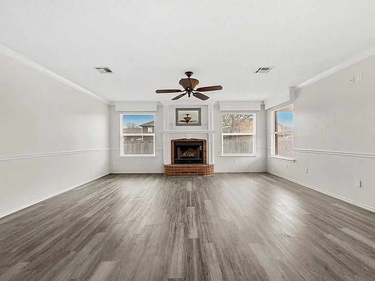 1005 Judy Ln — Photo 19