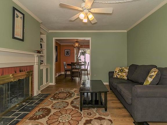 4th image of 4 Meadowlawn Dr Unit 12