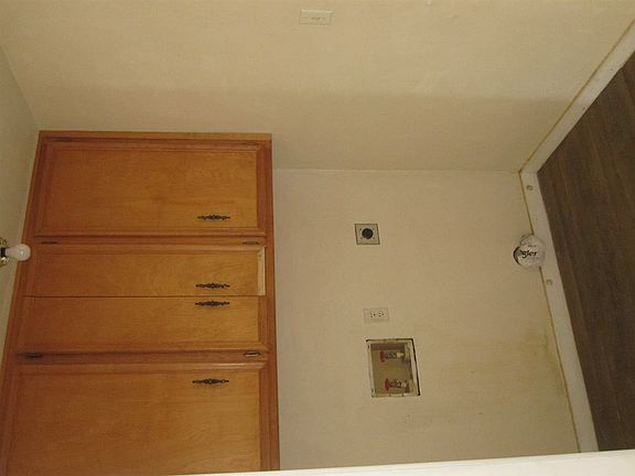 2nd image of 1412 N Avenue G