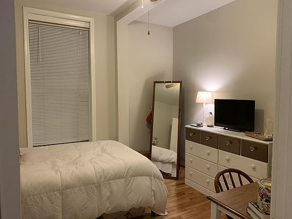 3rd image of 3544 N Wilton Ave APT 1
